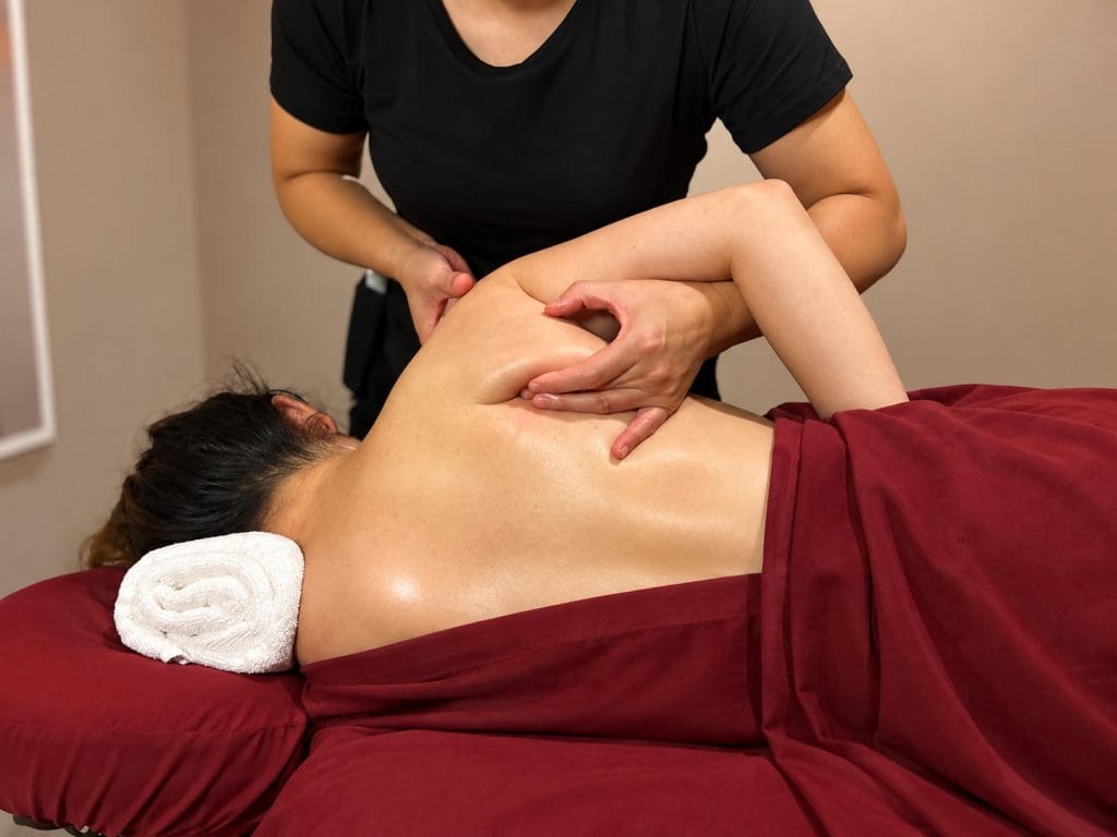 Relax_Myora_Shoulder_Blade_Treatment